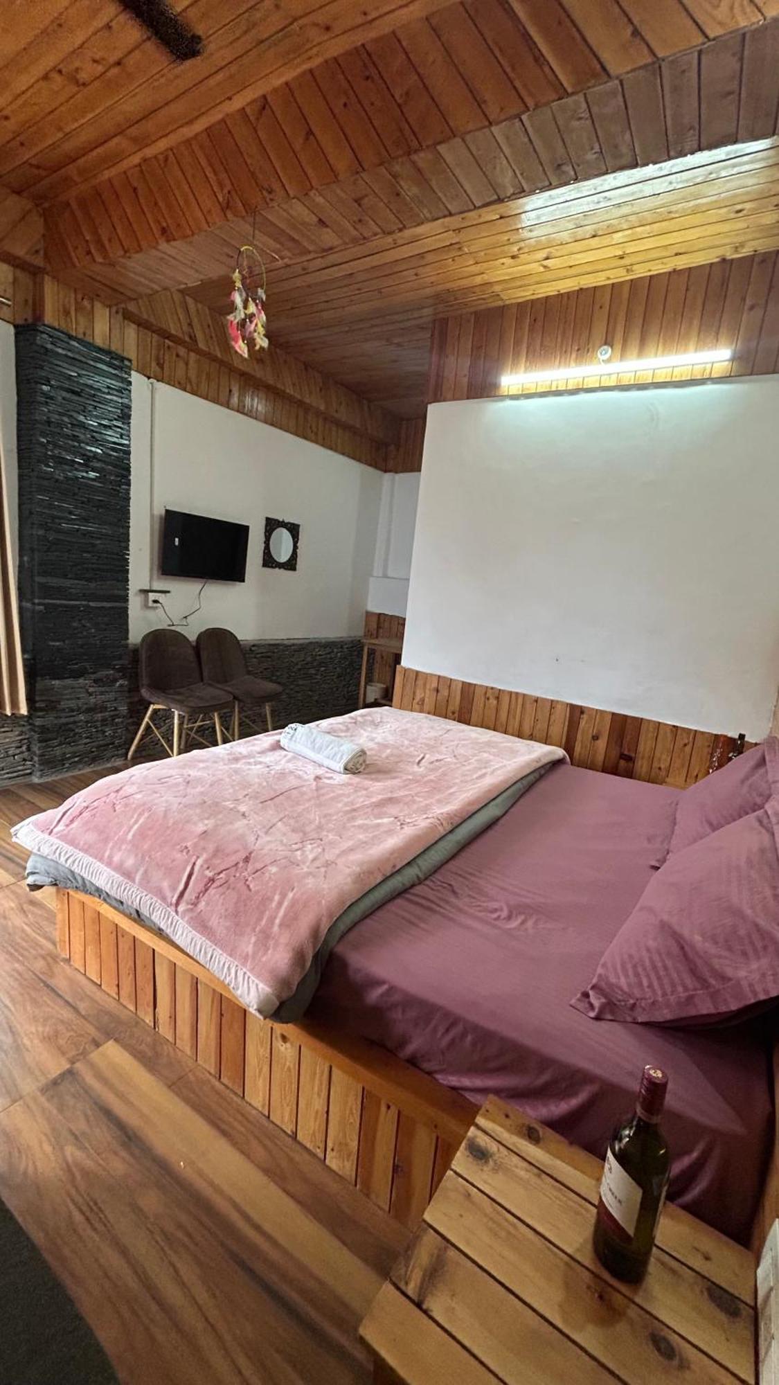 The Himalayan Sukoon Villa Near Jibhi Banjār Exteriör bild